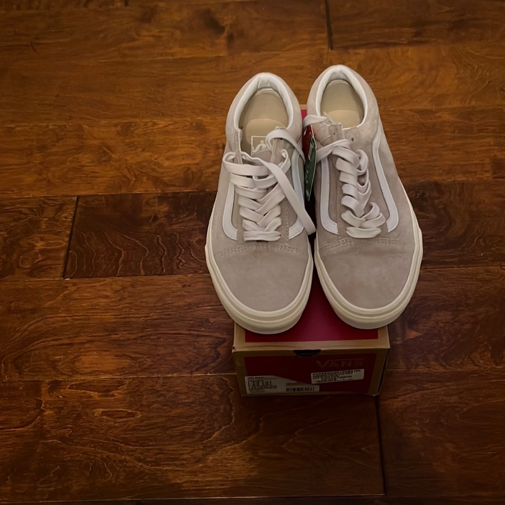 Vans nude suede Old Skool sneakers. Brand new with tags.